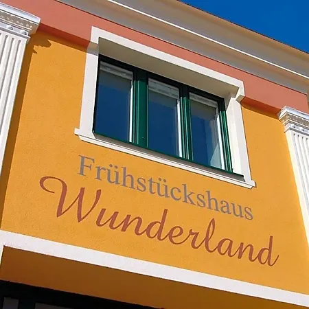 Fruehstueckshaus Wunderland Bed & Breakfast 3*