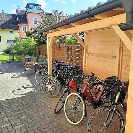 Fruehstueckshaus Wunderland Bed & Breakfast 3*